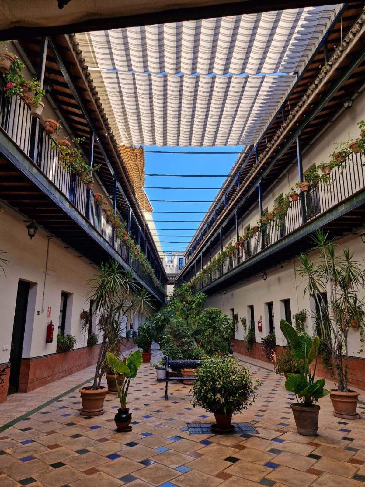 Patio Cartuja Apartamento Sevilha Exterior foto